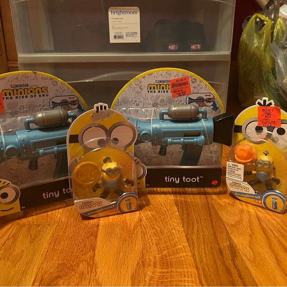 BRAND NEW: Minions Movie Toys (4) and Gift Bags (2) - Picture 5 of 7